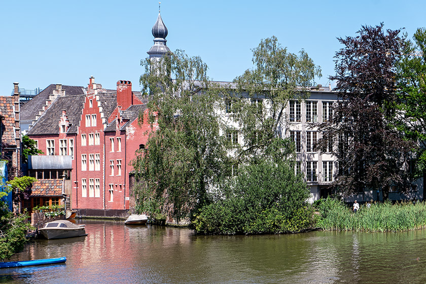 View from the 'Hoofdbrug' (Execution Bridge) onto the moat