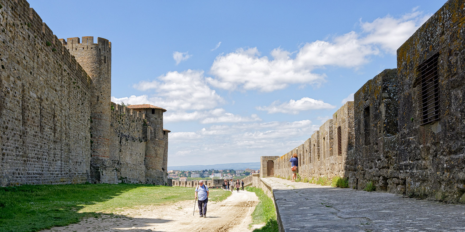 Between the perfectly preserved outer and inner ring walls