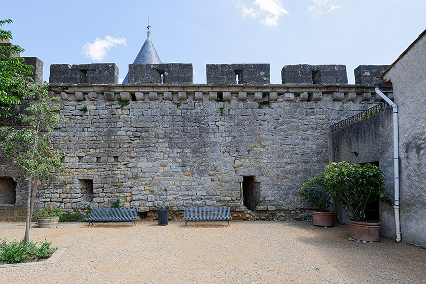 Part of the inner wall off the 'Rue du Plo'