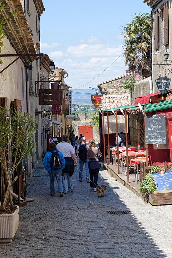 'Rue Saint-Jean'