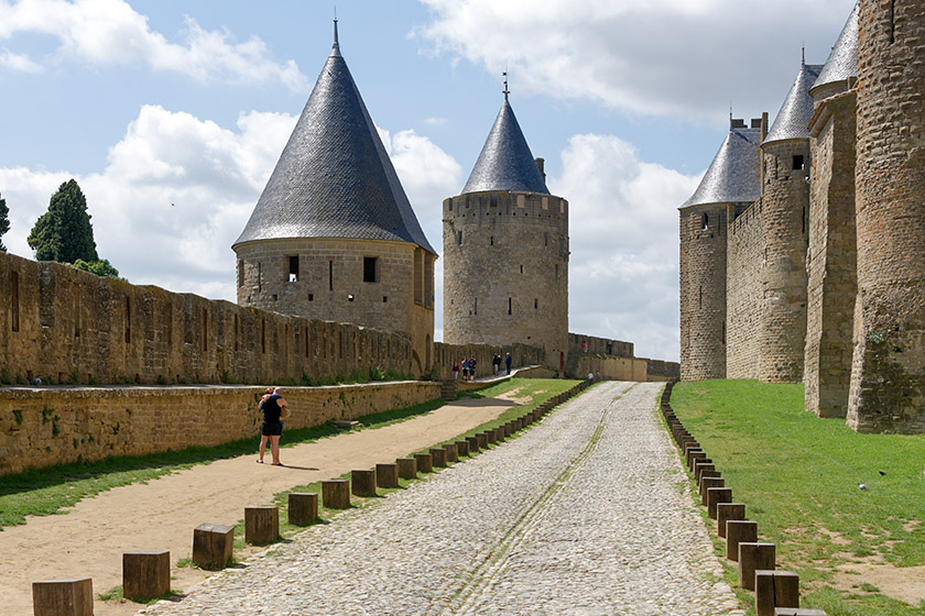 The two walls by the 'Porte Narbonnaise'