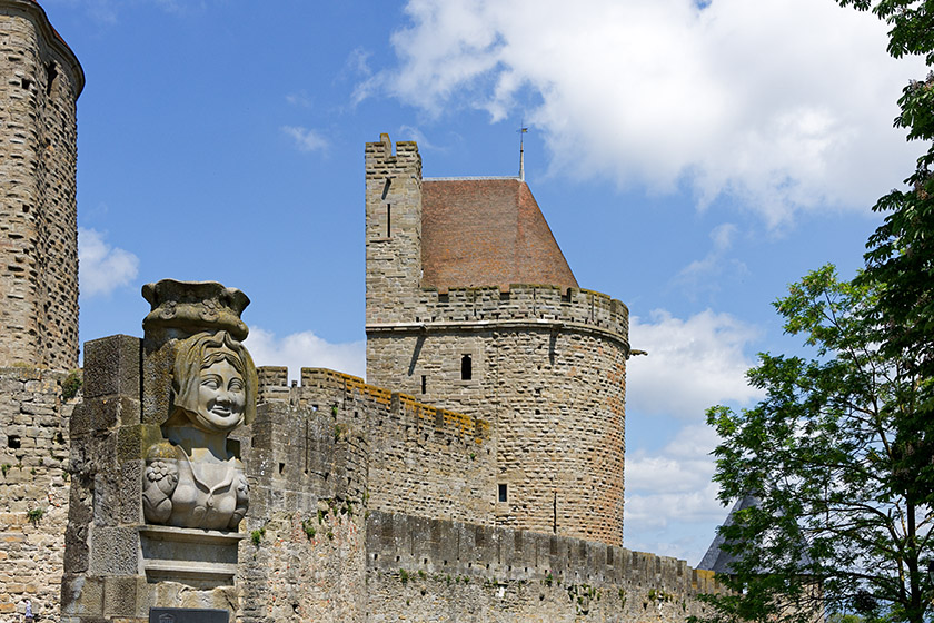 The two walls by the 'Porte Narbonnaise'