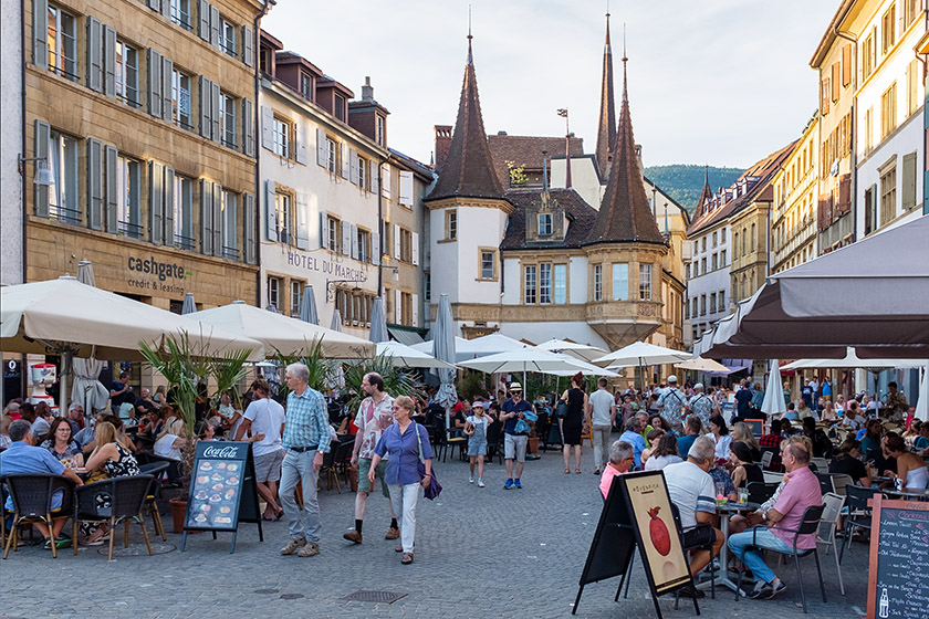 Usually, the 'Place des Halles' is Neuchâtel's market place