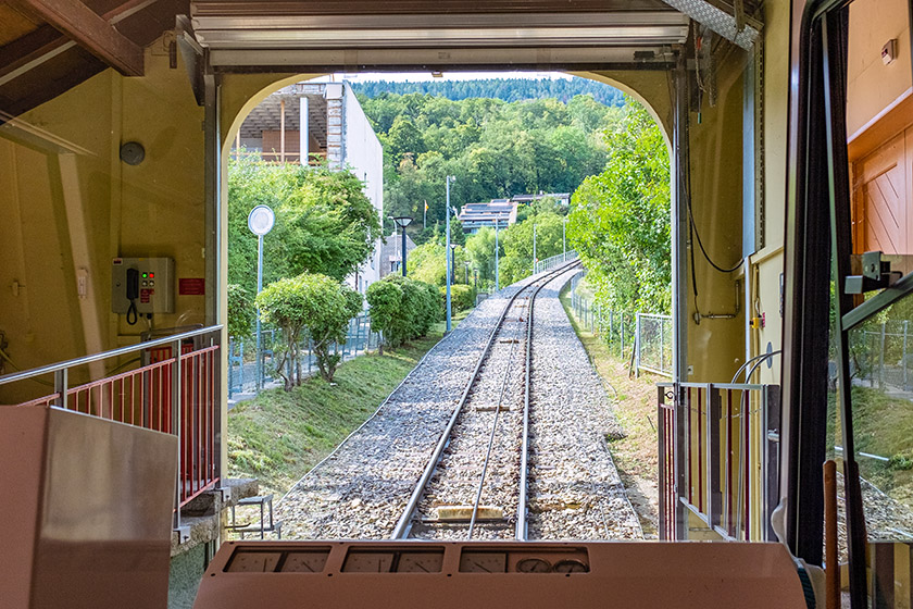 Waiting for the funicular from La Coudre to Chaumont to depart