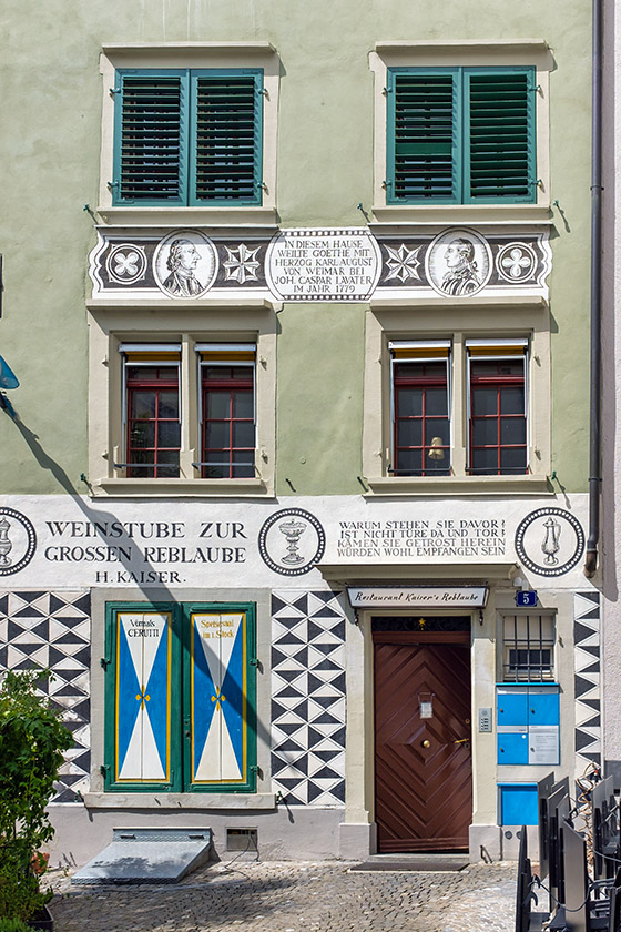 Wine bar in the 'Glockengasse'