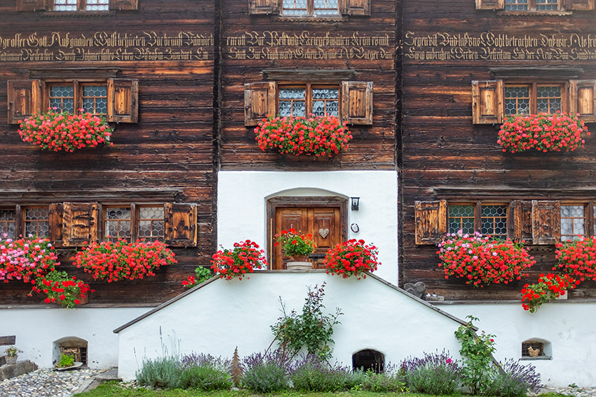 Beautiful old village house in Serneus