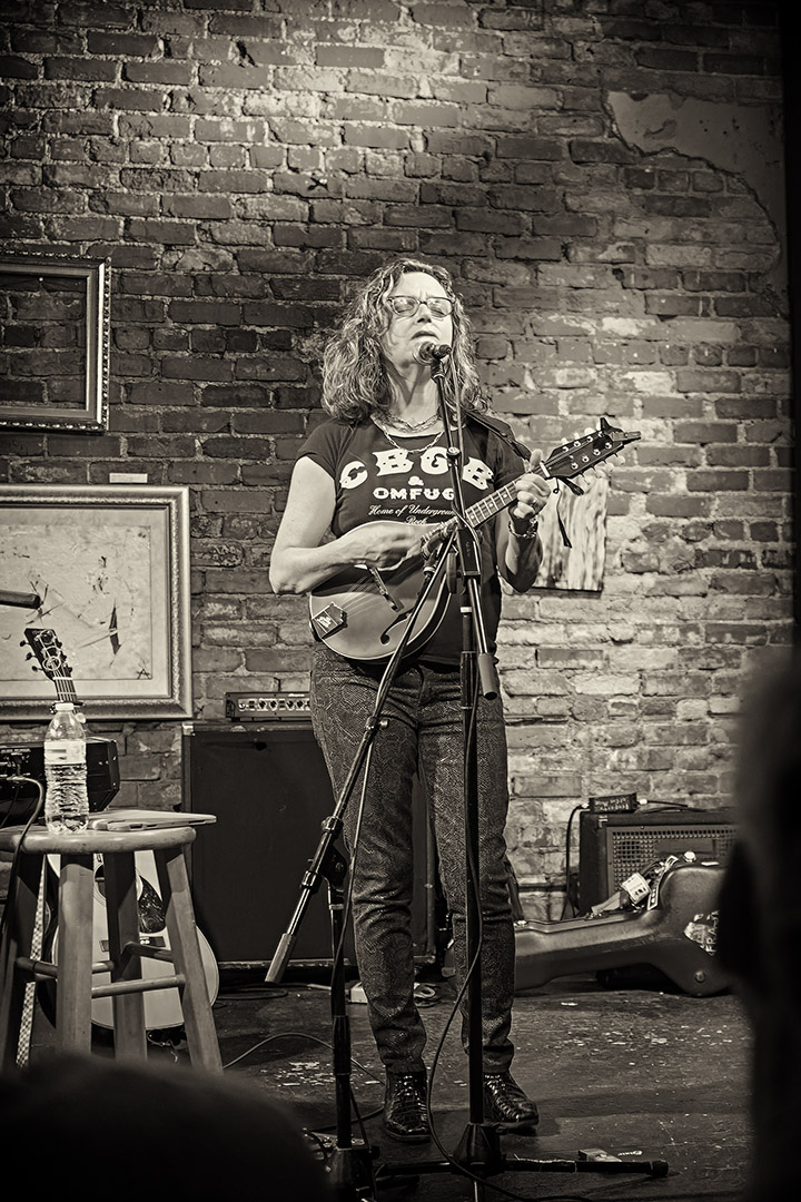 Lucy Kaplansky in concert