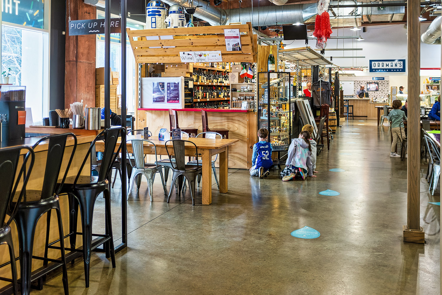 Entering the Market at 7th Street to grab some coffee