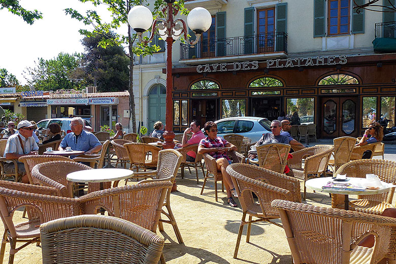 The 'Café des Platanes'