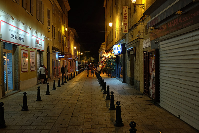 L'Île Rousse at night