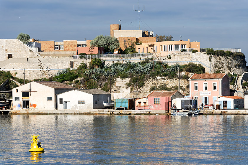 At the harbor entrance: Center for underwater archeological research