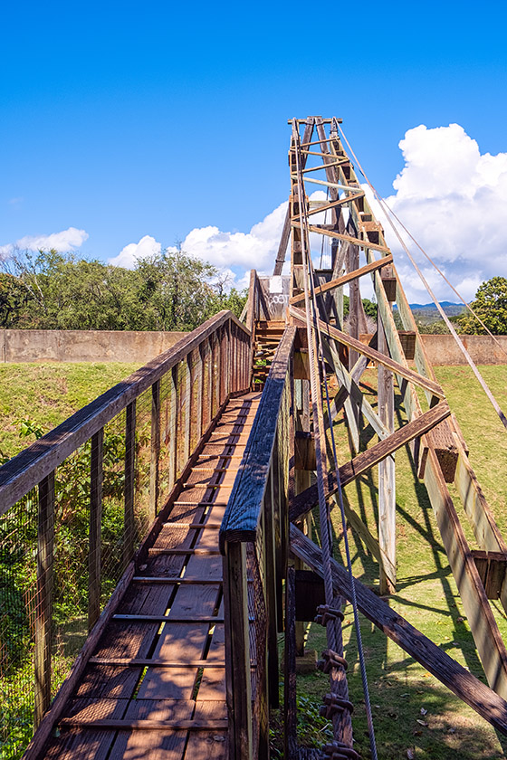 Hanapēpē Swinging Bridge