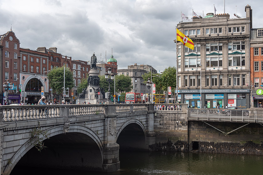 ...leads to O'Connell Bridge.