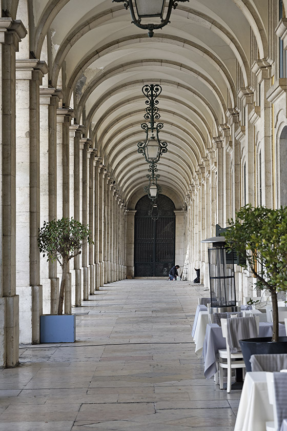 Colonnade under the Ministry of the Navy