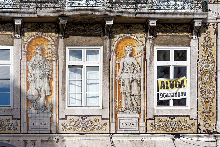 Façade on Rua Trindade (Trinity Street)