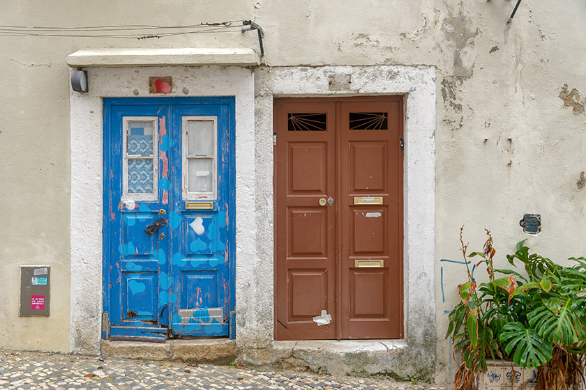 >Doors on the Escadinhas de São Crispim