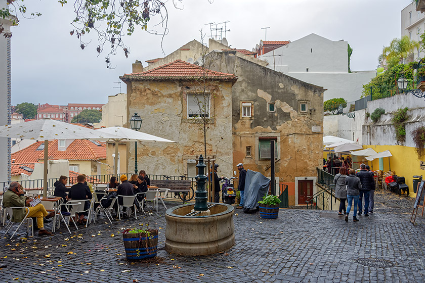 'Largo dos Trigueiros' (Square of the Swarthy)