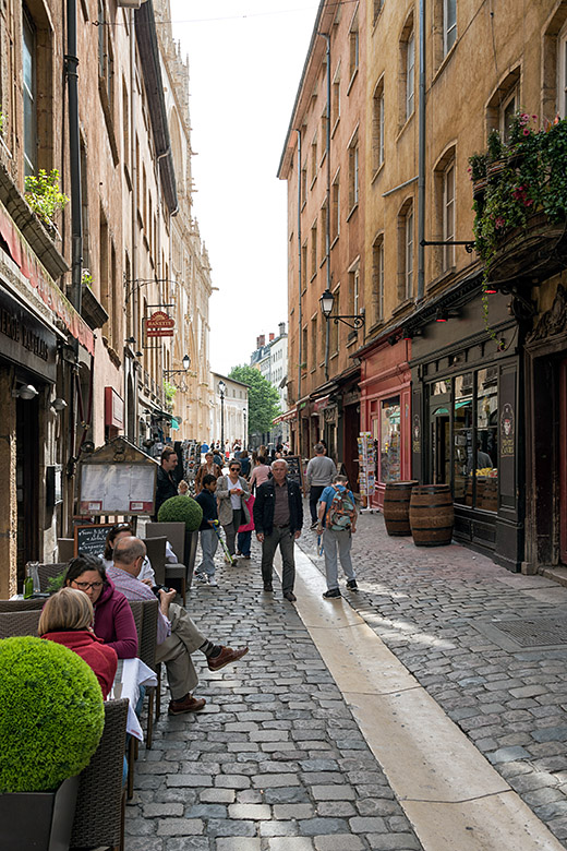 'Rue Saint-Jean'