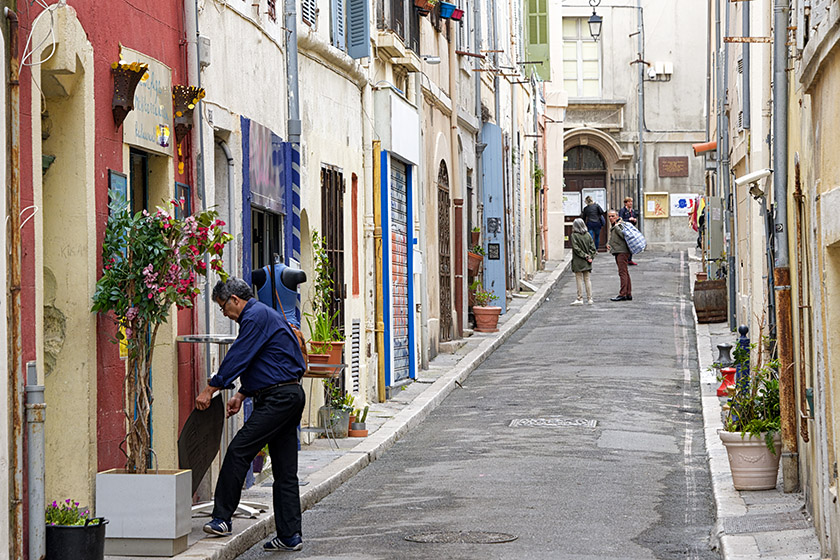 On the 'Rue du Refuge'