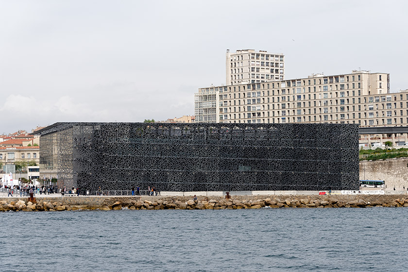 The MuCEM from the entrance to the old harbor