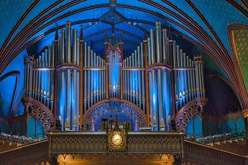 The organ above the main entrance