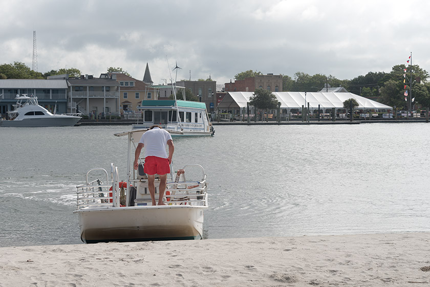 After dropping us off on Carrot Island, our captain is leaving