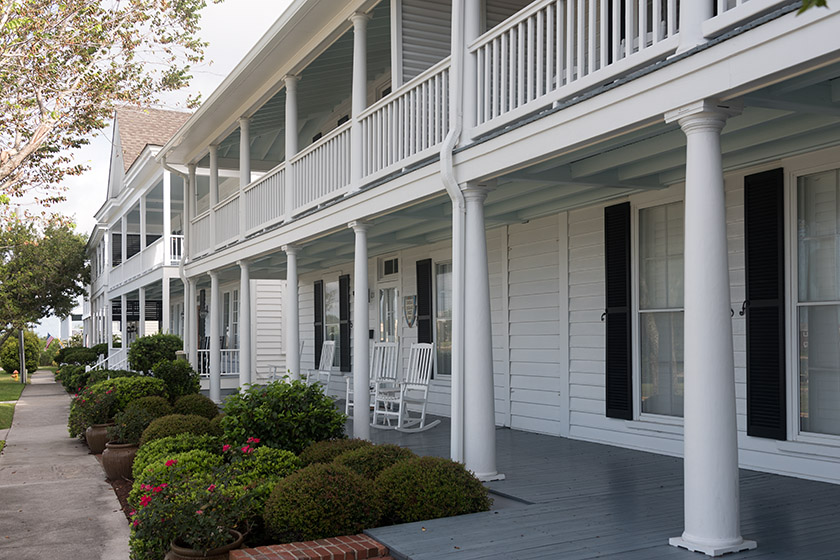 Davis House: Condominiums Beaufort-style