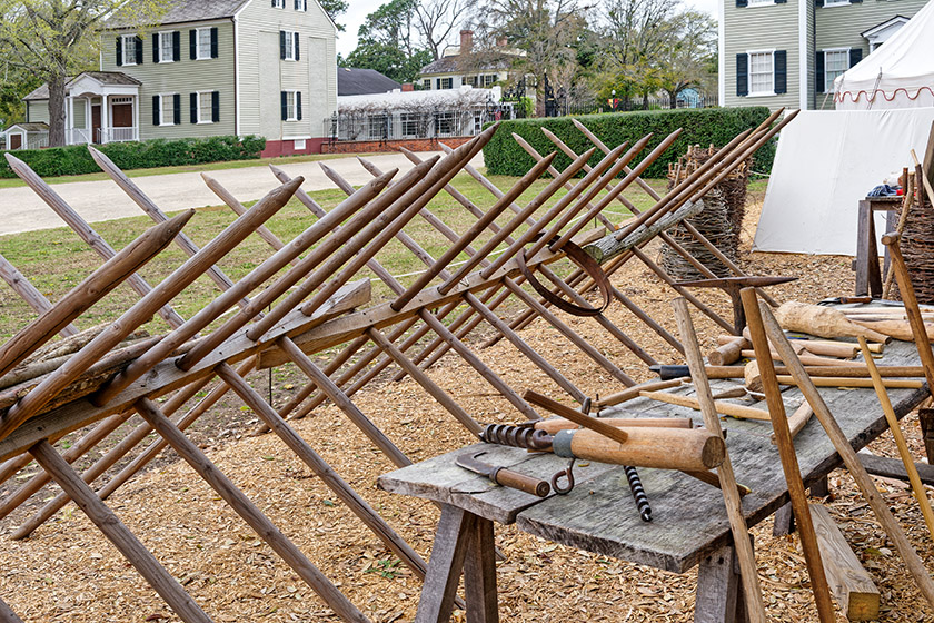 On the palace grounds, tools and objects from the 1770s...