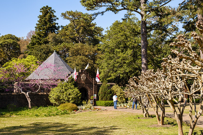 Entrance to the Elizabethan Gardens