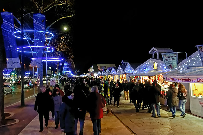 Christmas Market on the lower 'Champs Elysées'