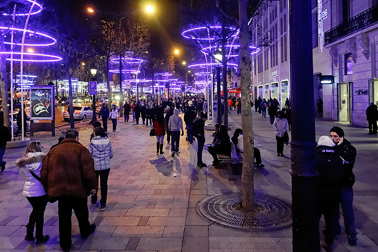 On the upper 'Champs Elysées'