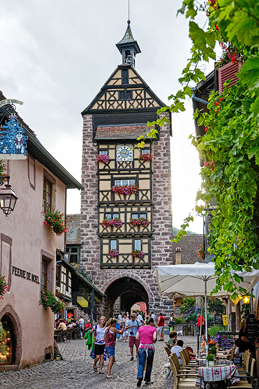 The Dolder gate seen from inside the village