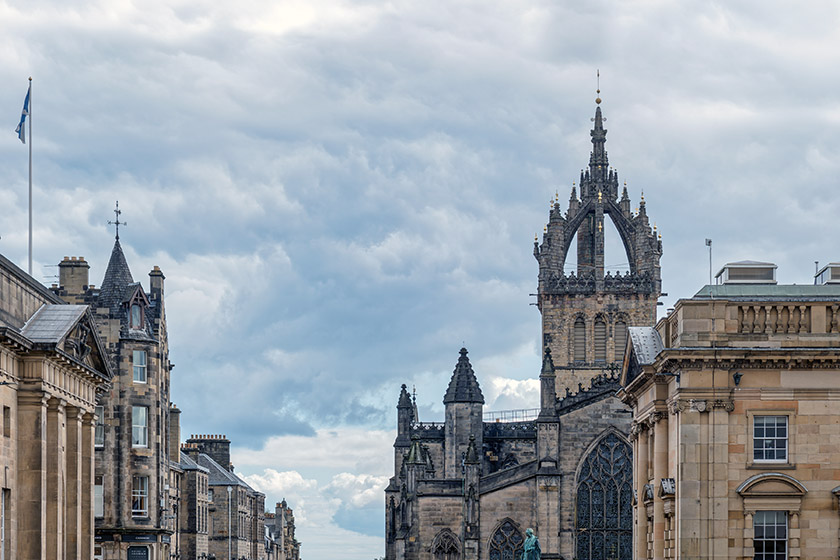 Taking a closer look at the characteristic top of the spire