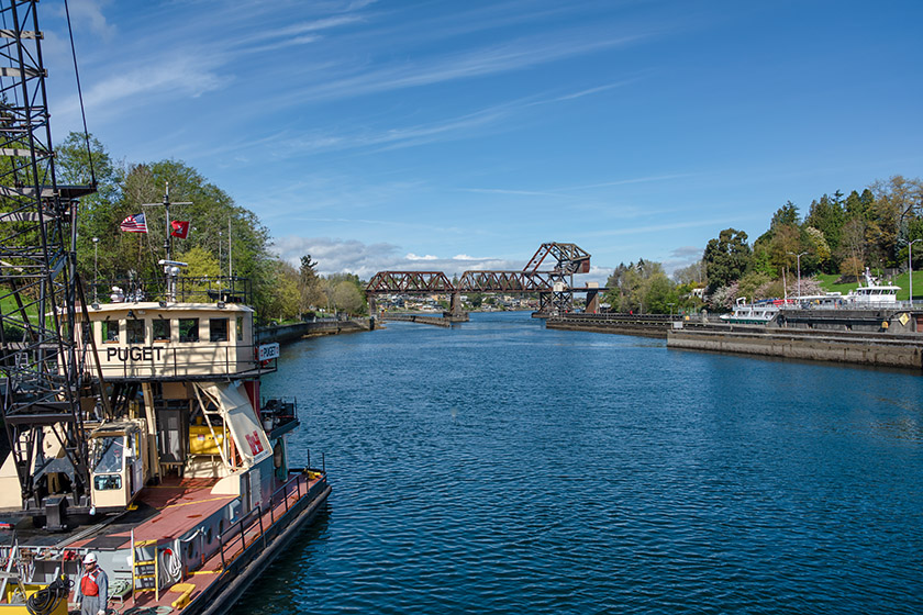 Looking from the Lockhaven dam to the railway bridge