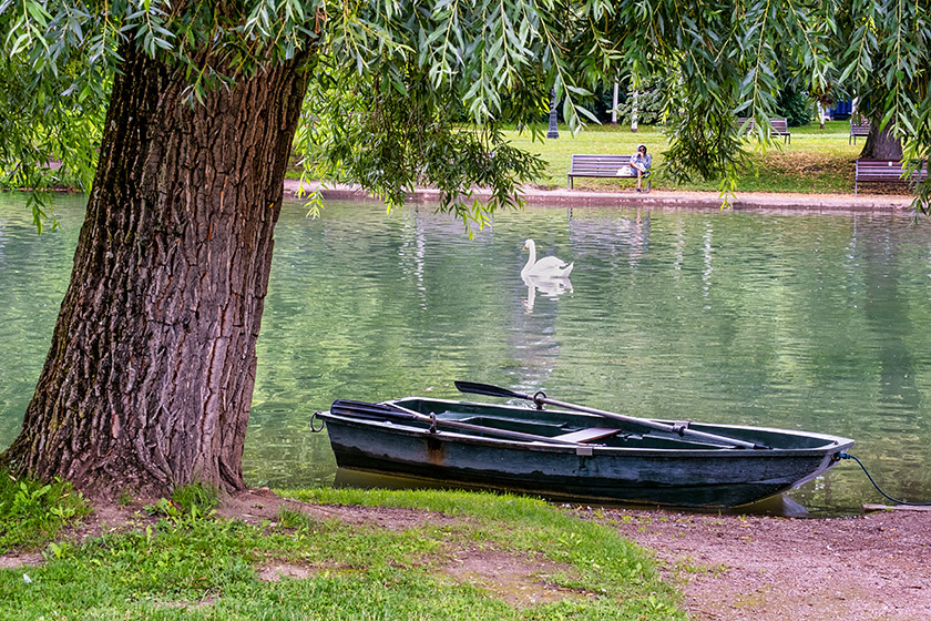 The small but picturesque lake