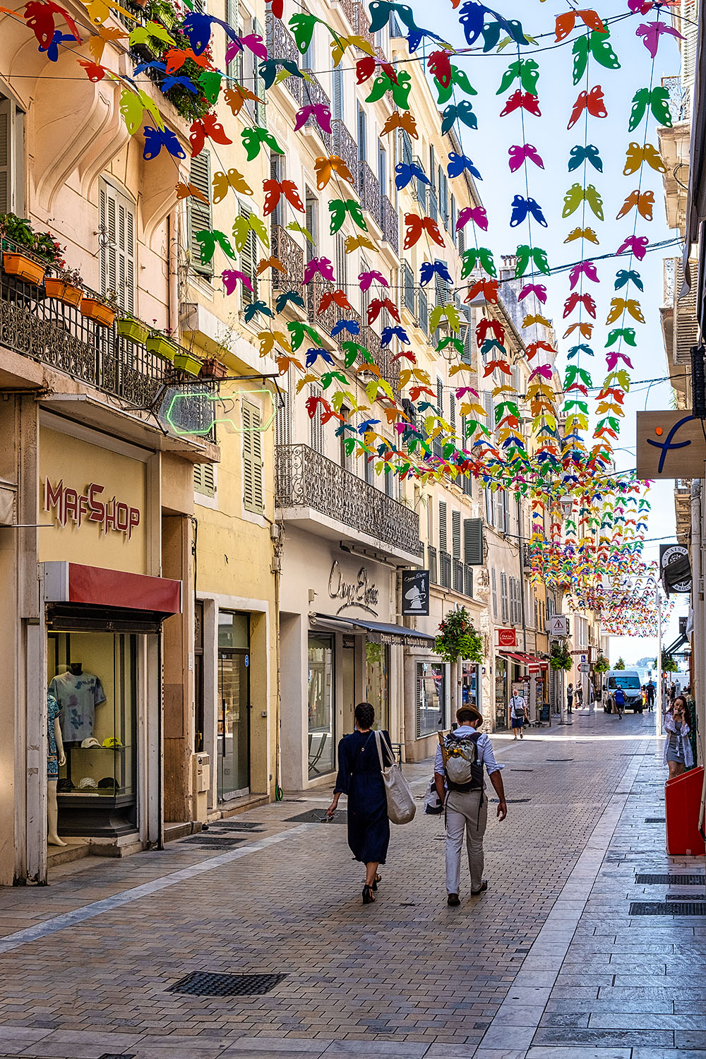 Looking down the 'rue d'Alger'