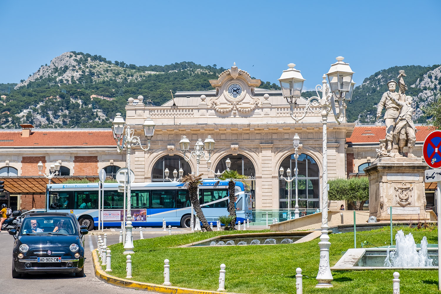 Back at the station in time for our return trip to Cannes