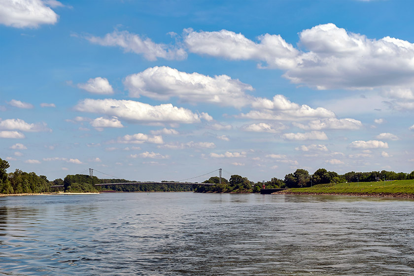 We have left the Donaukanal and are now on the Danube