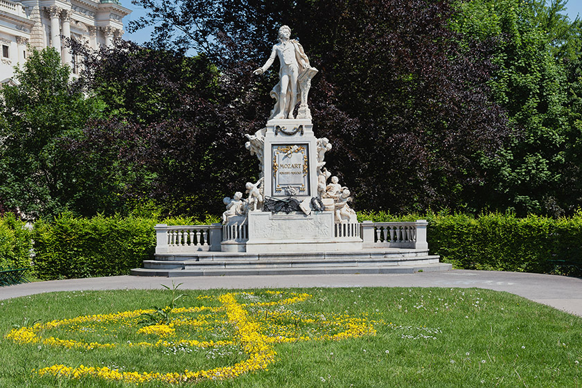 Statue of Wolfgang Amadeus Mozart